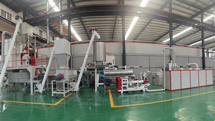 large scale Chicken layers feed pelleting machine in Ireland